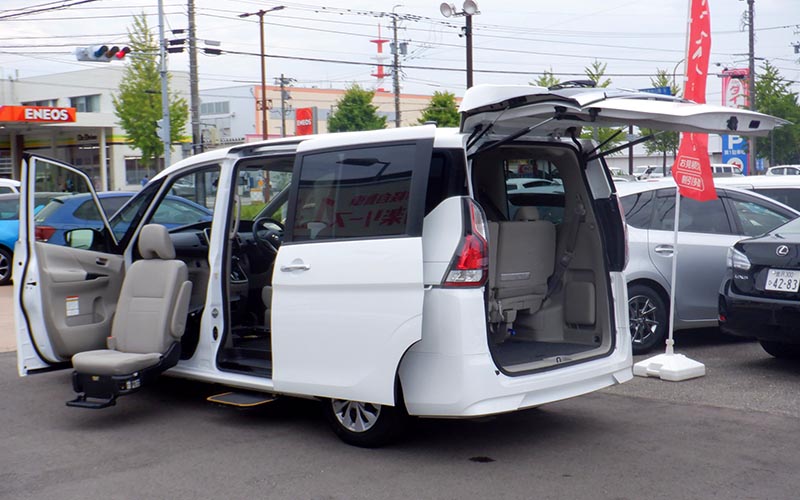 セレナ福祉車両レンタカー