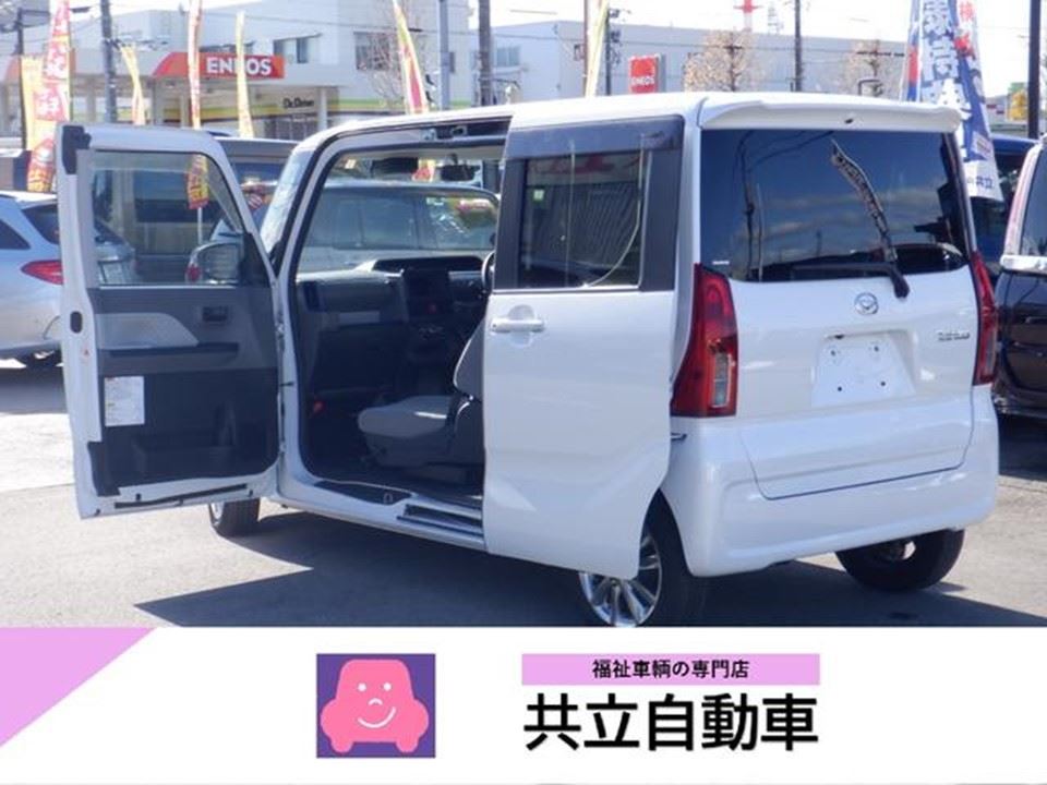 回転シートタイプの福祉車両